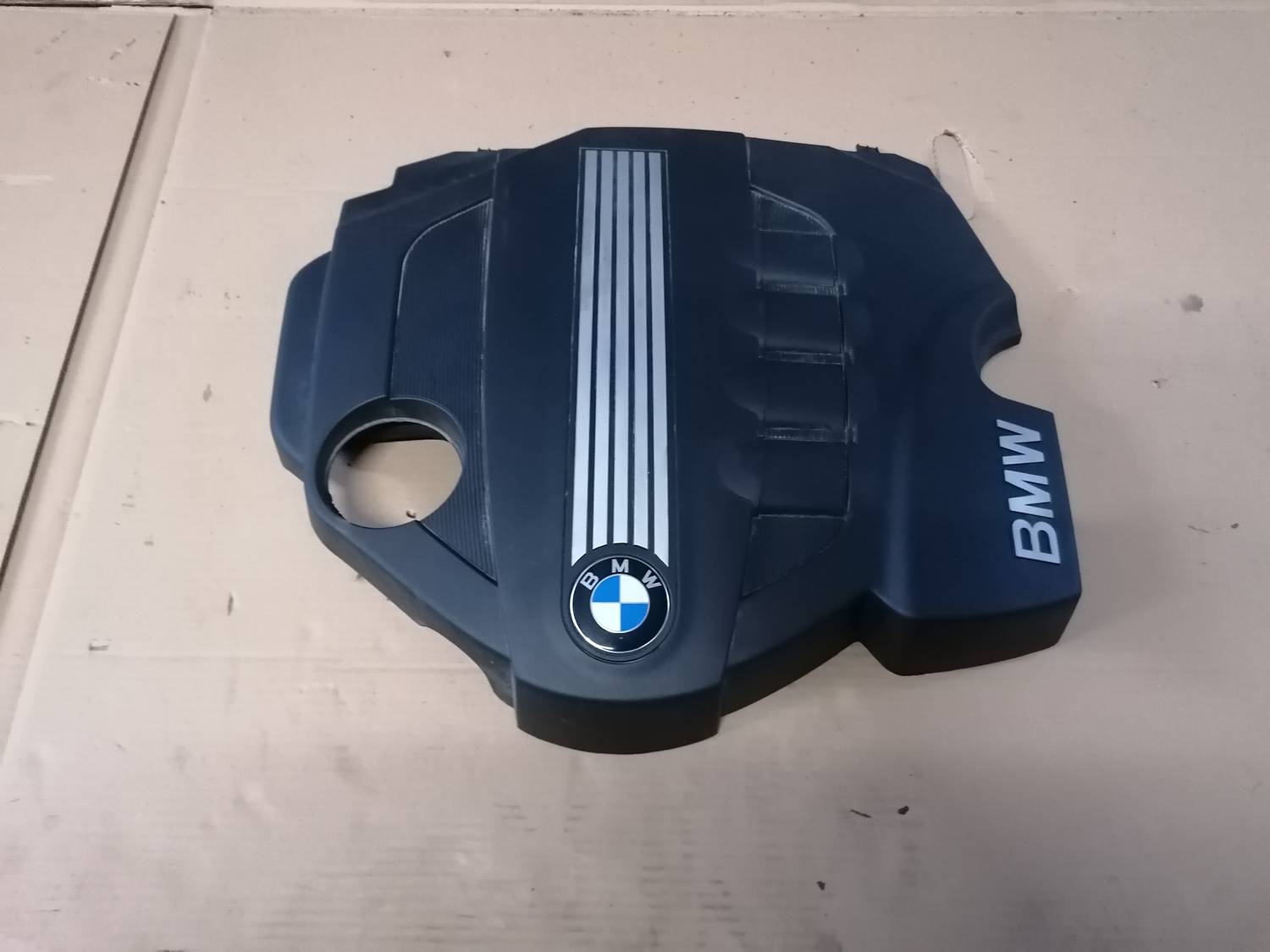 Dzinēja dekoratīvais vāks priekš BMW 318D E91 2008 TOURING 1 Dzinēja dekoratīvais vāks priekš BMW 318D E91 2008 TOURING