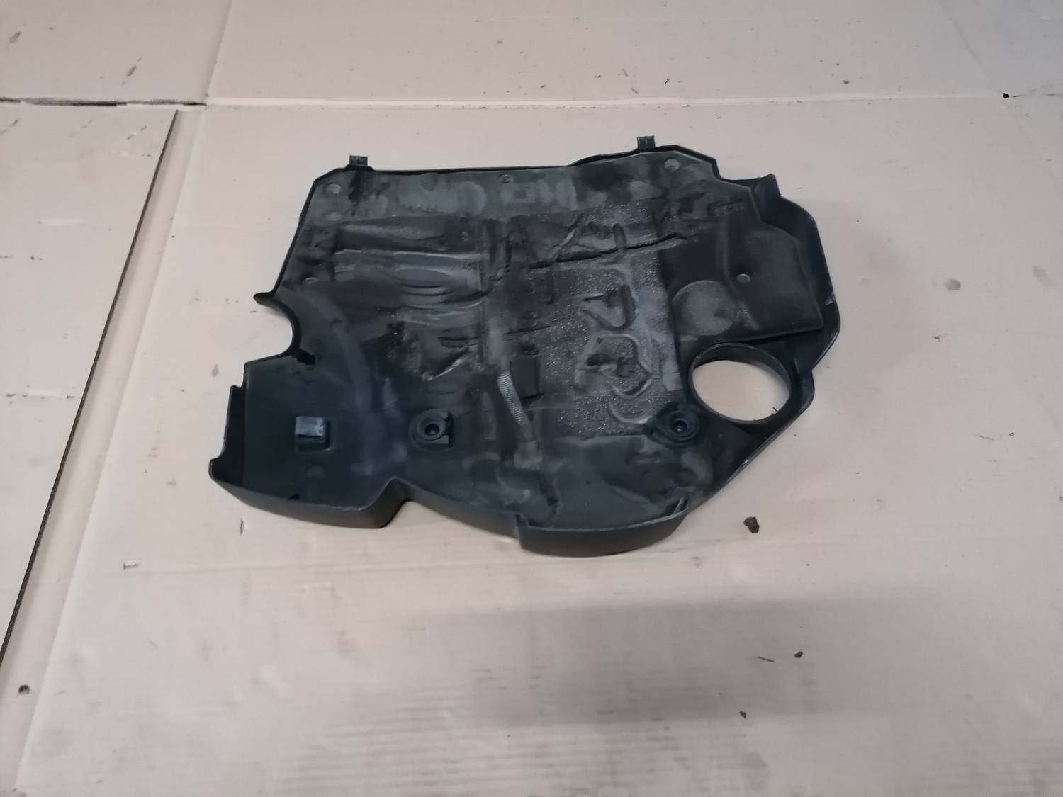 Dzinēja dekoratīvais vāks priekš BMW 318D E91 2008 TOURING 3 Dzinēja dekoratīvais vāks priekš BMW 318D E91 2008 TOURING