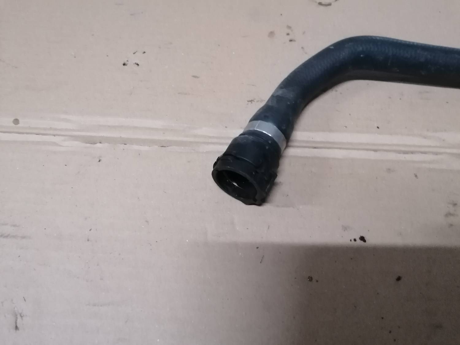 Dzesēšanas caurule priekš BMW 318D E91 2008 TOURING 3 Dzesēšanas caurule priekš BMW 318D E91 2008 TOURING