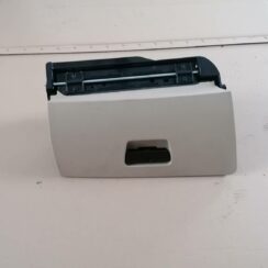 Mantu glabāšanas nodalījums pasažiera pusē priekš BMW 318D E91 2008 TOURING