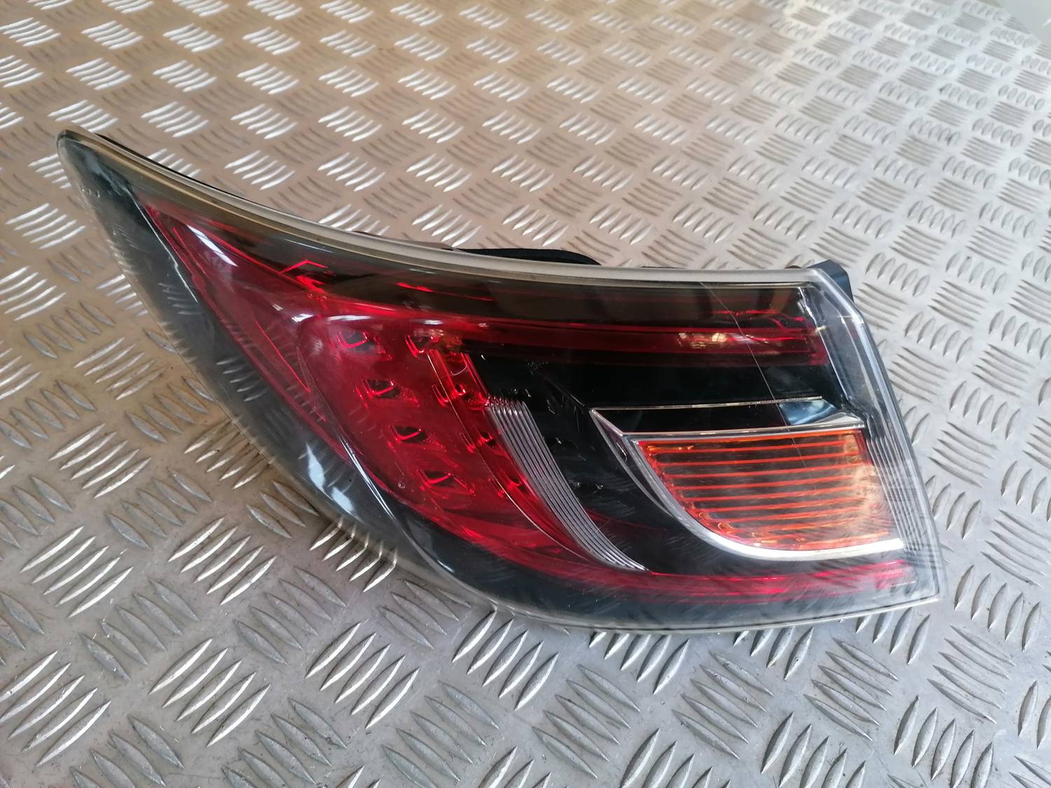 Aizmugurējais kreisais lukturis priekš MAZDA 6 2007