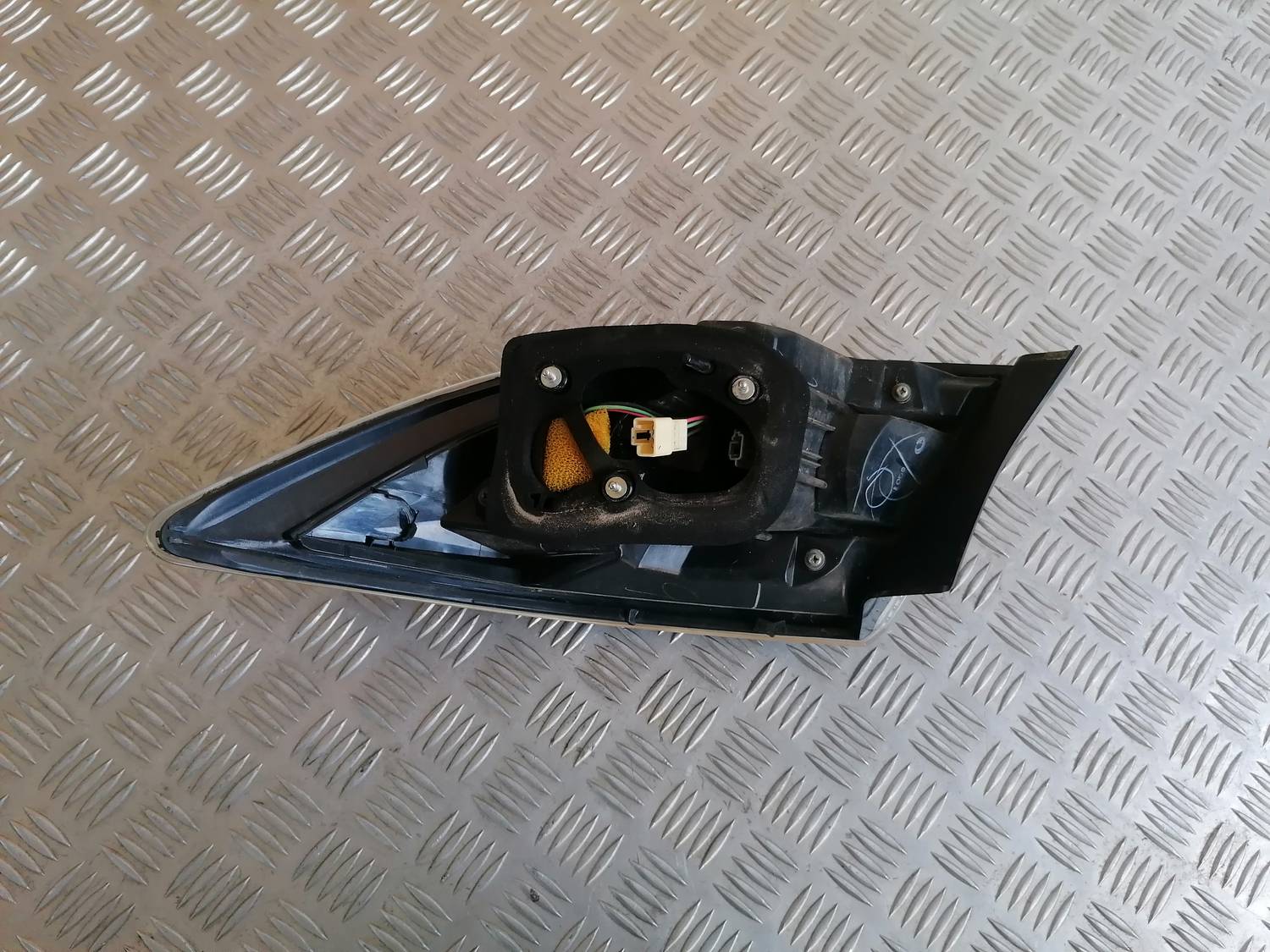 Aizmugurējais kreisais lukturis priekš MAZDA 6 2007