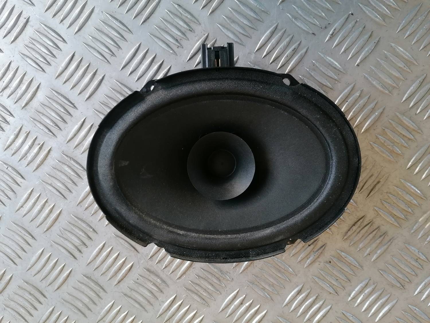 Durvju skaļrunis, apakšā priekš MAZDA 6 2007