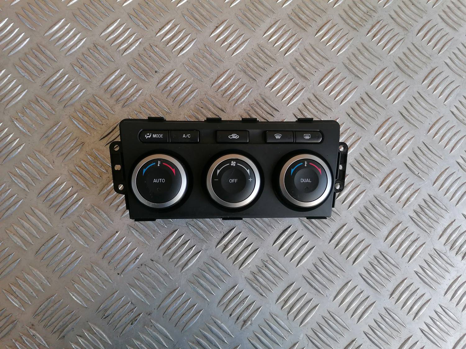 Klimata kontroles bloks priekš MAZDA 6 2007 1 Klimata kontroles bloks priekš MAZDA 6 2007