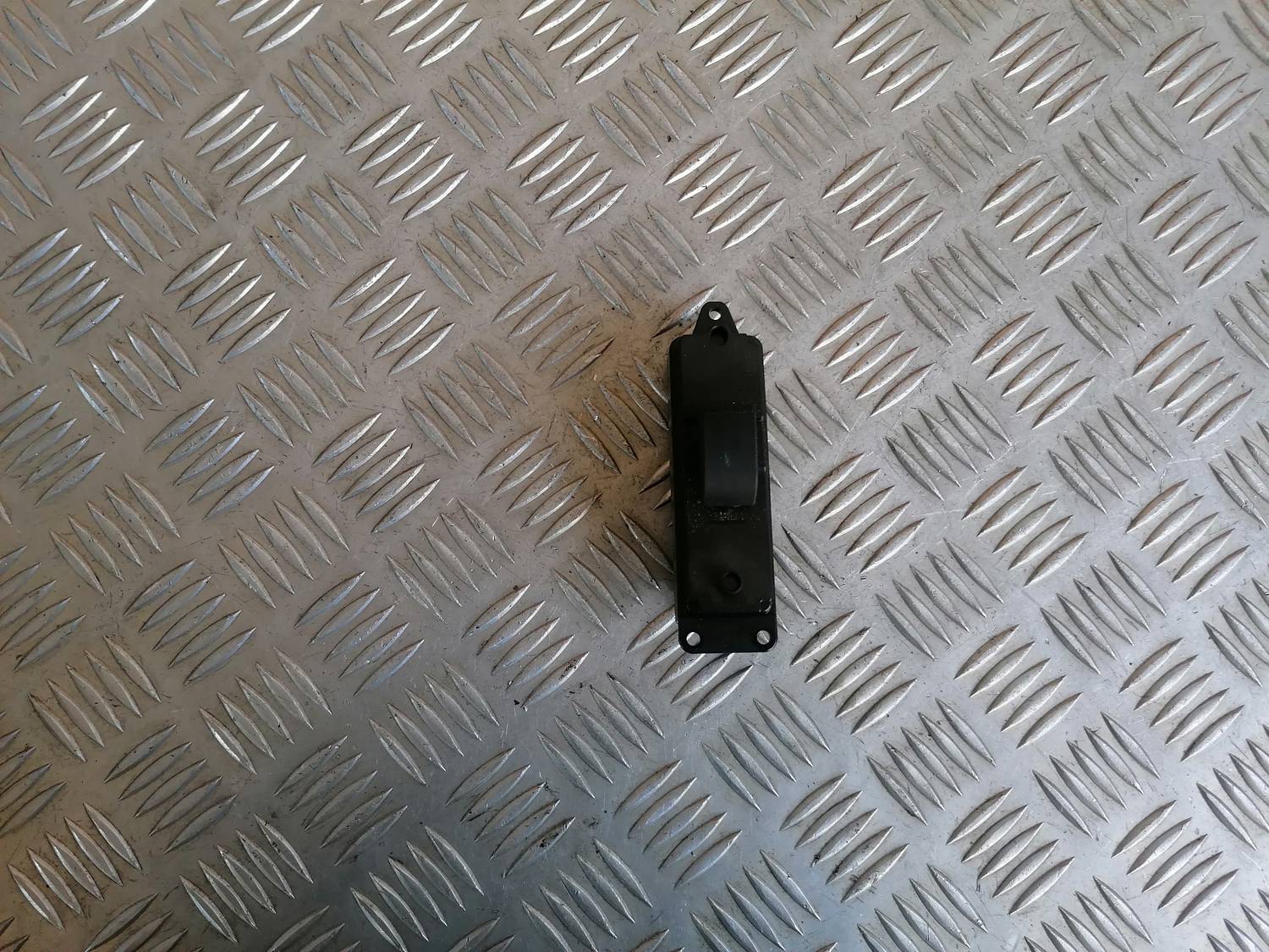 Stikla pacelšanas poga priekš MAZDA 6 2007 1 Stikla pacelšanas poga priekš MAZDA 6 2007