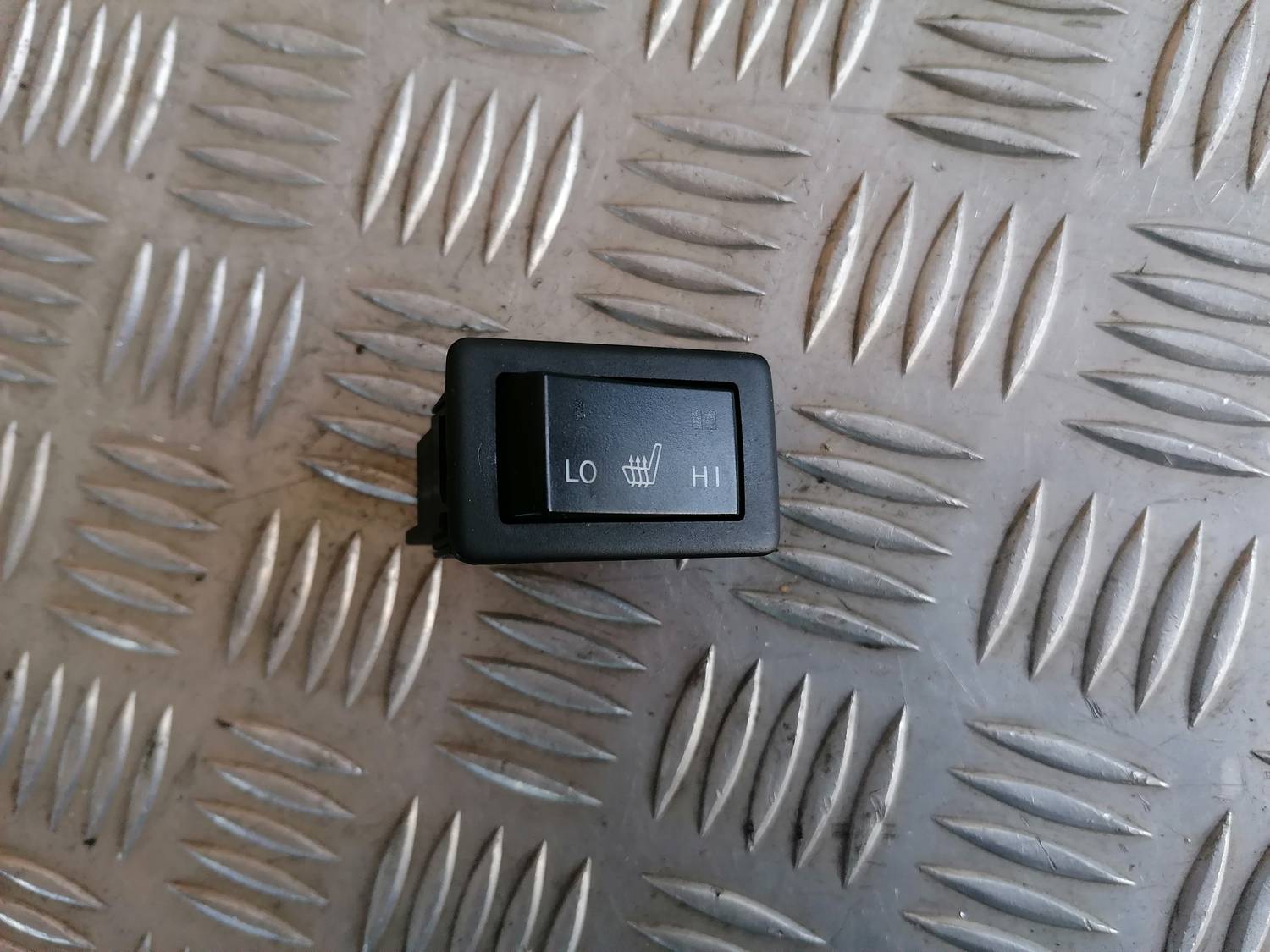 Sēdekļa apsildes ieslēgšanas poga priekš MAZDA 6 2007