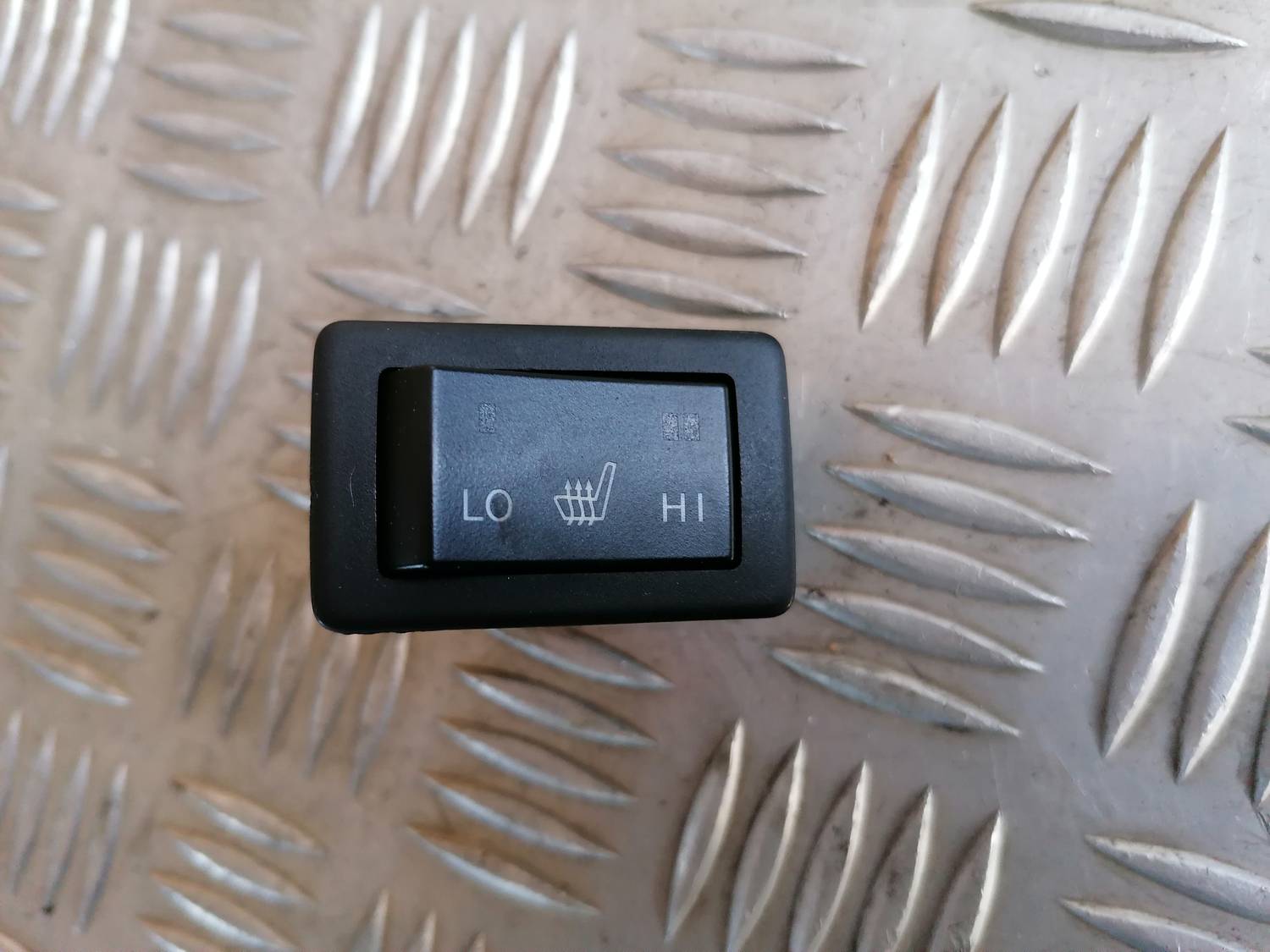 Sēdekļa apsildes ieslēgšanas poga priekš MAZDA 6 2007