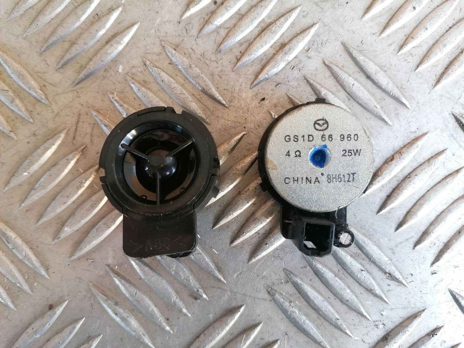 Durvju skaļrunis, augšā priekš MAZDA 6 2007 3 Durvju skaļrunis, augšā priekš MAZDA 6 2007