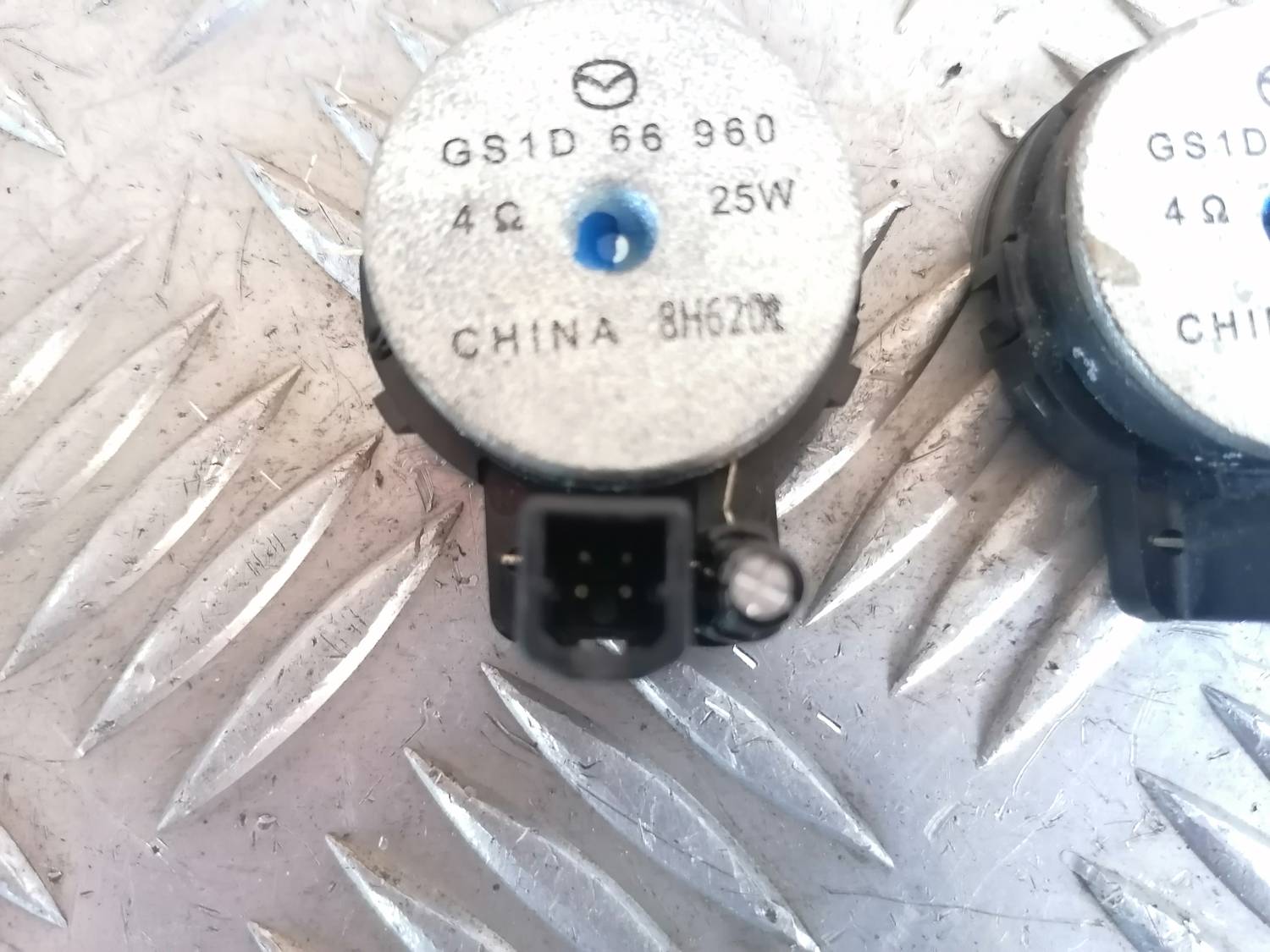 Durvju skaļrunis, augšā priekš MAZDA 6 2007 4 Durvju skaļrunis, augšā priekš MAZDA 6 2007