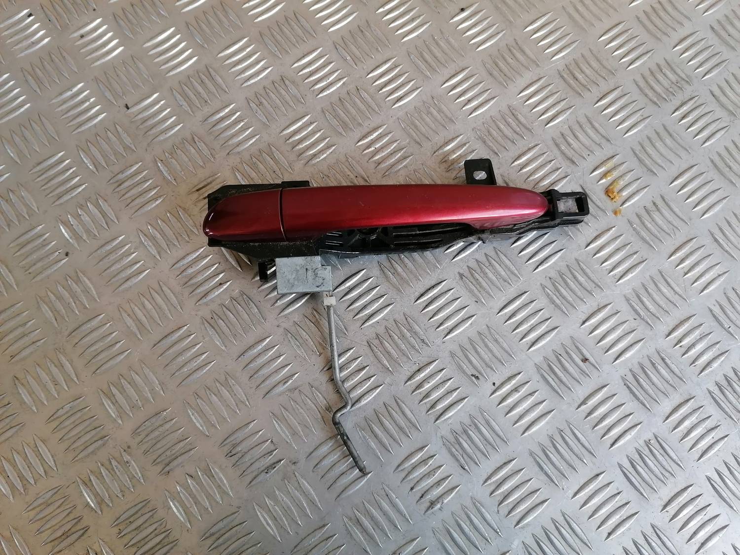 Aizmugurējais kreisais durvju rokturis priekš MAZDA 6 2007 1 Aizmugurējais kreisais durvju rokturis priekš MAZDA 6 2007