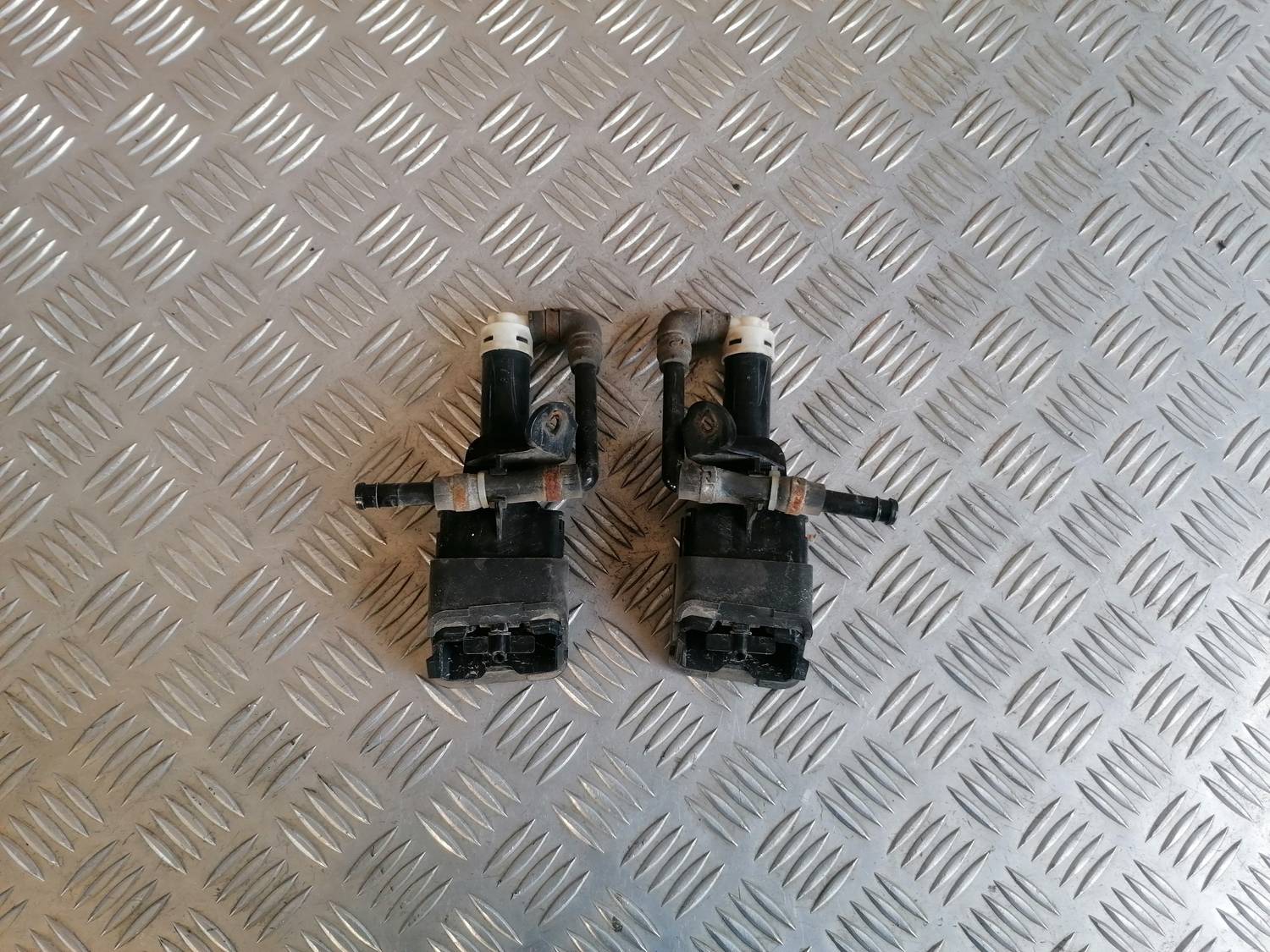 Lukturu mazgātāja sprausla priekš MAZDA 6 2007 1 Lukturu mazgātāja sprausla priekš MAZDA 6 2007