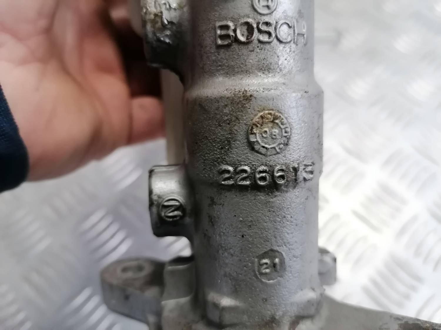 Bremžu pastiprinātāja galvenais cilindrs priekš MAZDA 6 2007