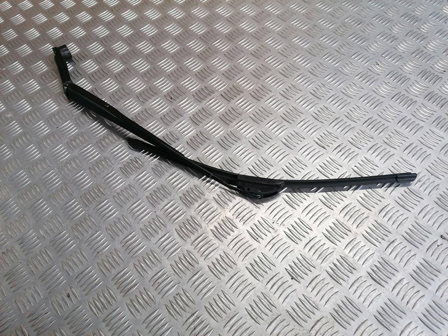 Vējstikla slotiņa priekš MAZDA 6 2007 1 Vējstikla slotiņa priekš MAZDA 6 2007