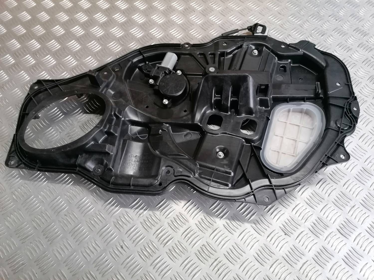 Stikla pacelšanas mehānisma panele priekš MAZDA 6 2007 3 Stikla pacelšanas mehānisma panele priekš MAZDA 6 2007