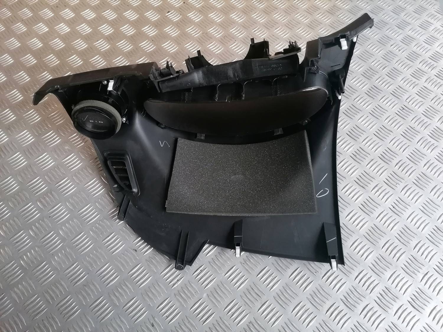 Spidometra apdare priekš MAZDA 6 2007 3 Spidometra apdare priekš MAZDA 6 2007