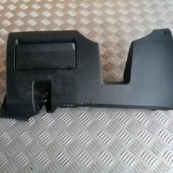 Mērinstrumentu paneļa apdare (zem stūres) priekš MAZDA 6 2007