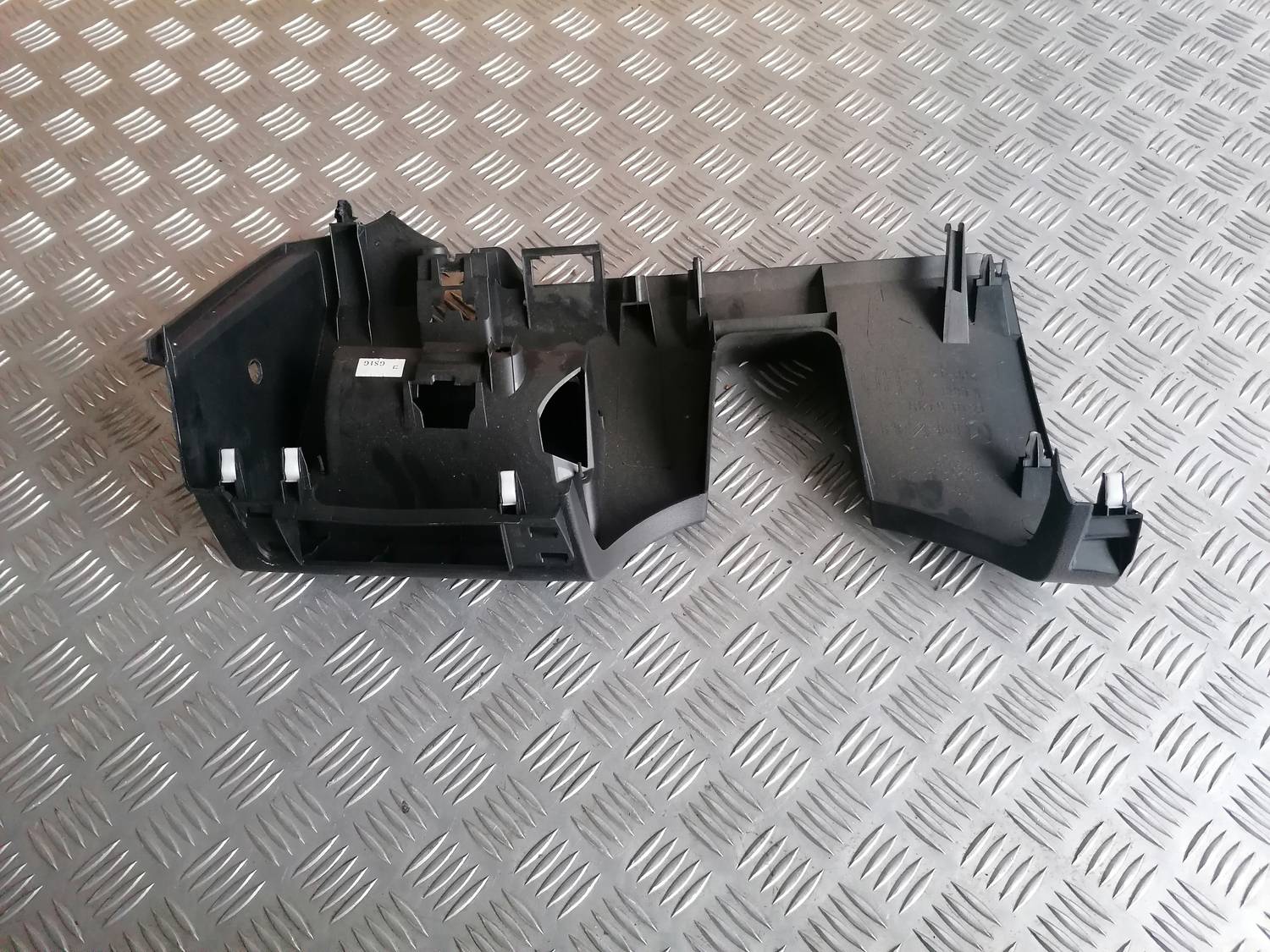 Mērinstrumentu paneļa apdare (zem stūres) priekš MAZDA 6 2007 3 Mērinstrumentu paneļa apdare (zem stūres) priekš MAZDA 6 2007