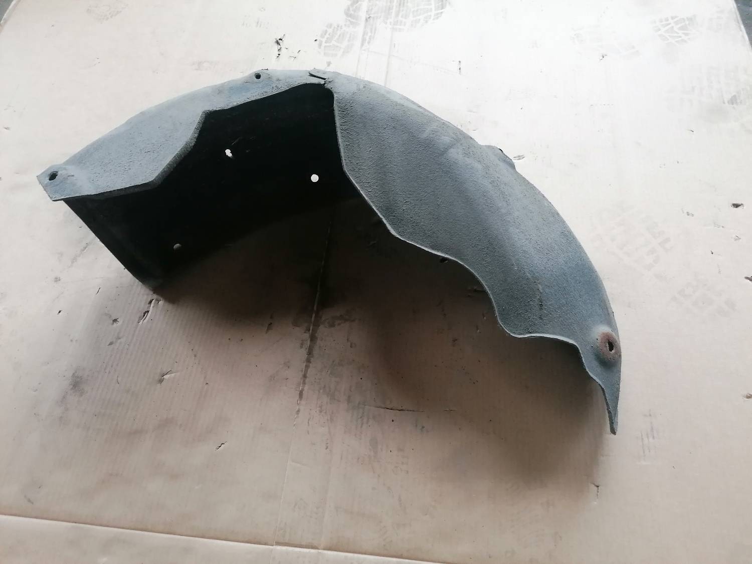 Aizmugurējais kreisais paspārns priekš MAZDA 6 2007 2 Aizmugurējais kreisais paspārns priekš MAZDA 6 2007