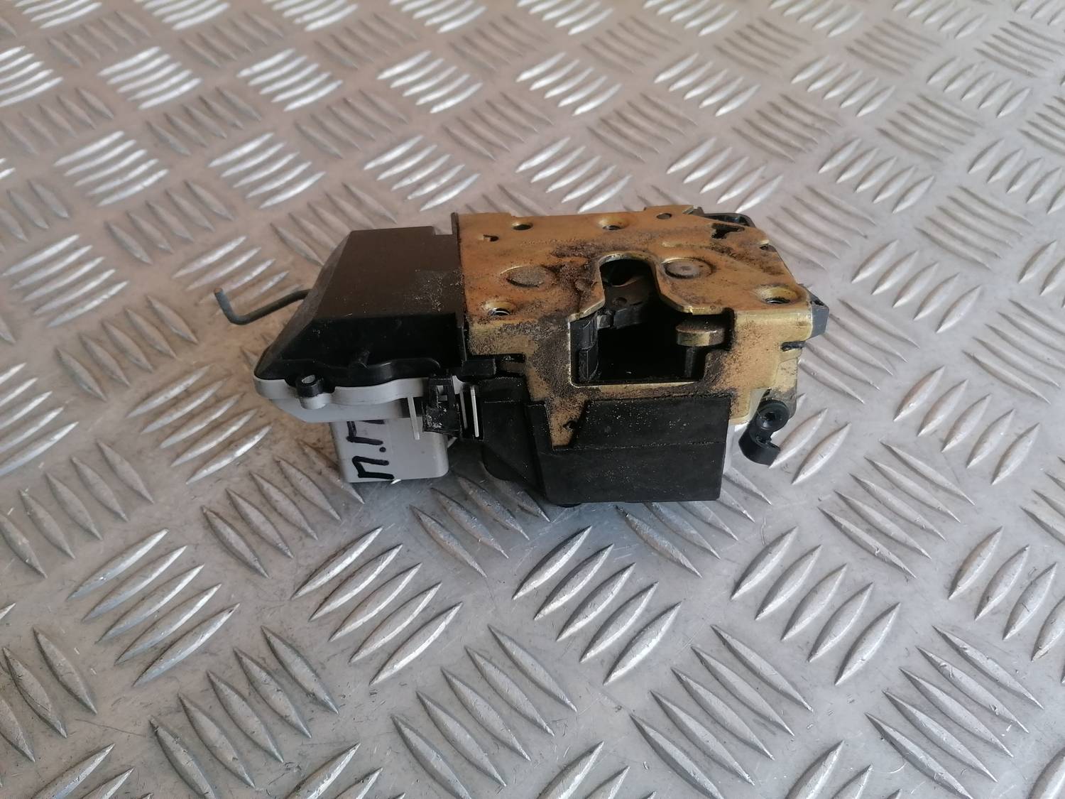 Priekšējo labo durvju slēdzene priekš XSARA PICASSO 2003 2 Priekšējo labo durvju slēdzene priekš XSARA PICASSO 2003