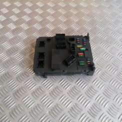 Drošinātāju relejas kaste priekš XSARA PICASSO 2003