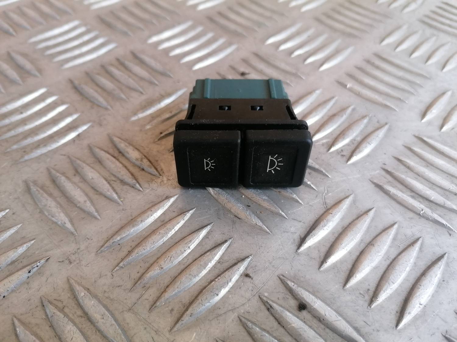 Gaismas slēdzis priekš XSARA PICASSO 2003 2 Gaismas slēdzis priekš XSARA PICASSO 2003