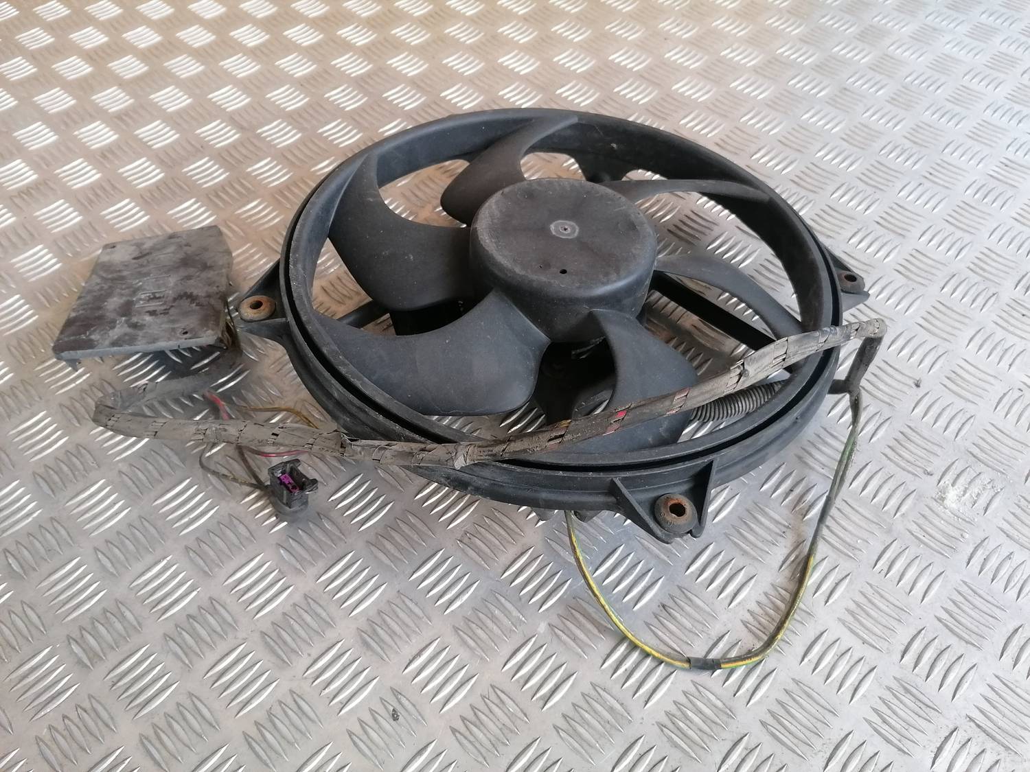 Dzesēšanas radiatora ventilators priekš XSARA PICASSO 2003