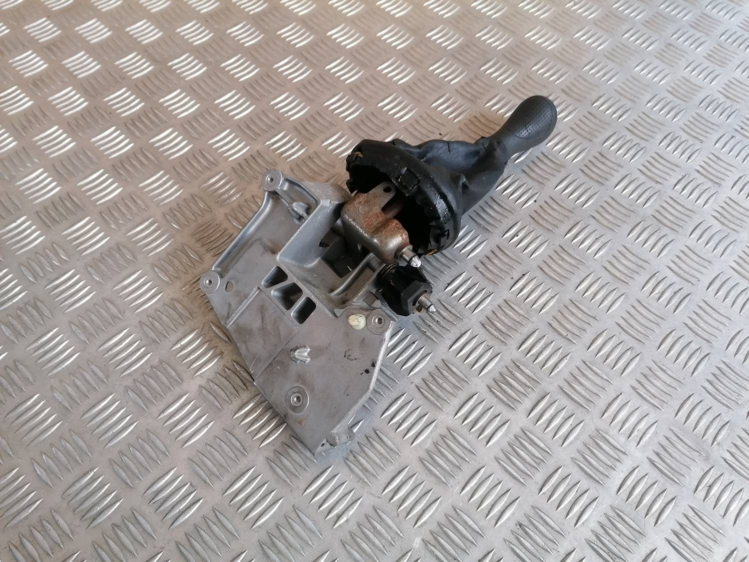 Ātrumu pārslēgšanas slēdzis priekš XSARA PICASSO 2003