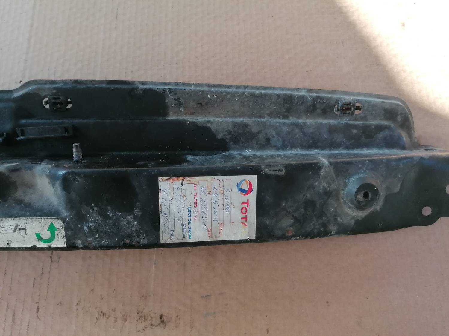 Priekšējā radiatora rāmja augšēja daļa priekš XSARA PICASSO 2003