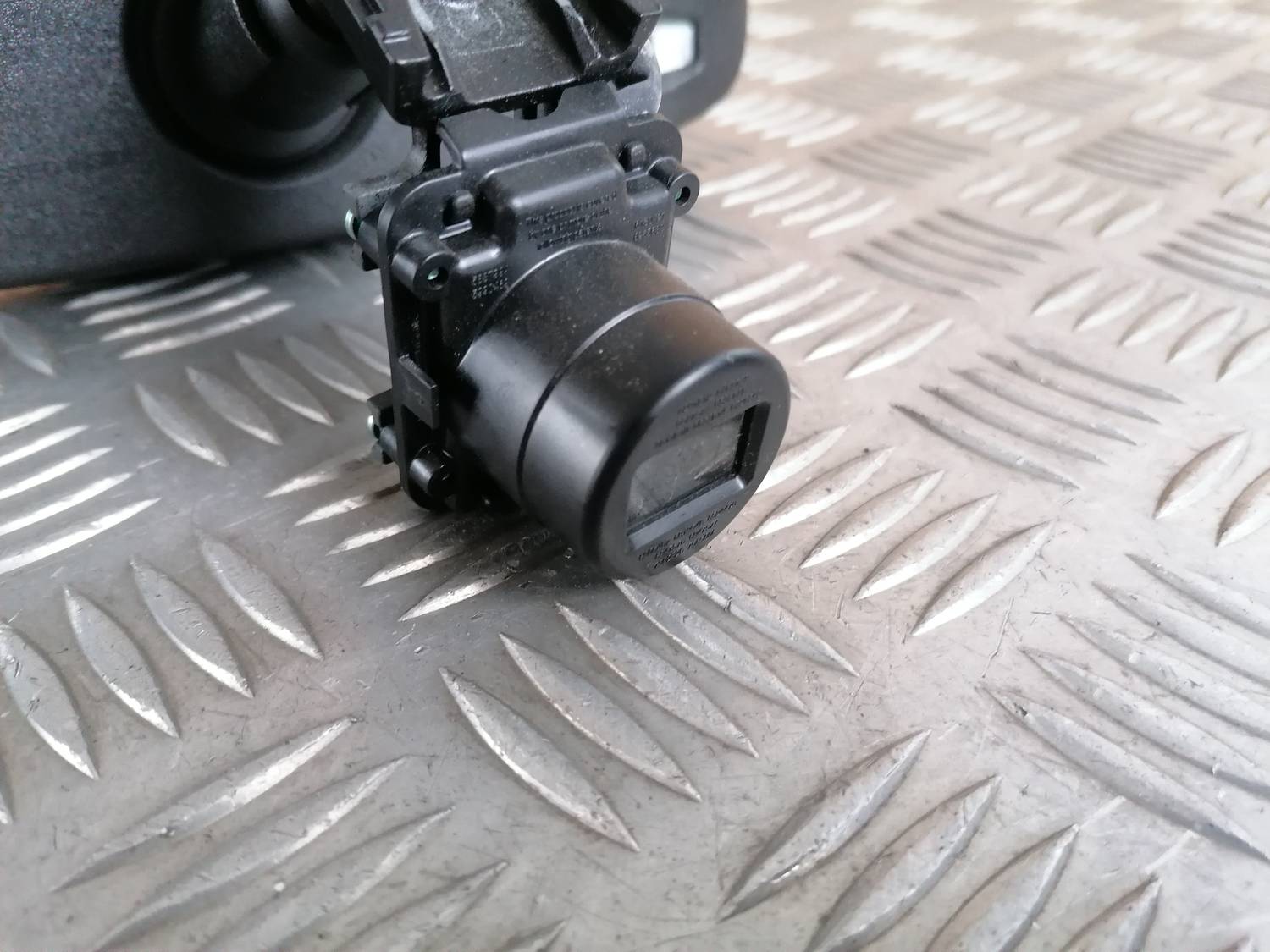 Salona atpakaļskata spogulis priekš OPEL ASTRA J 2012 5 Salona atpakaļskata spogulis priekš OPEL ASTRA J 2012