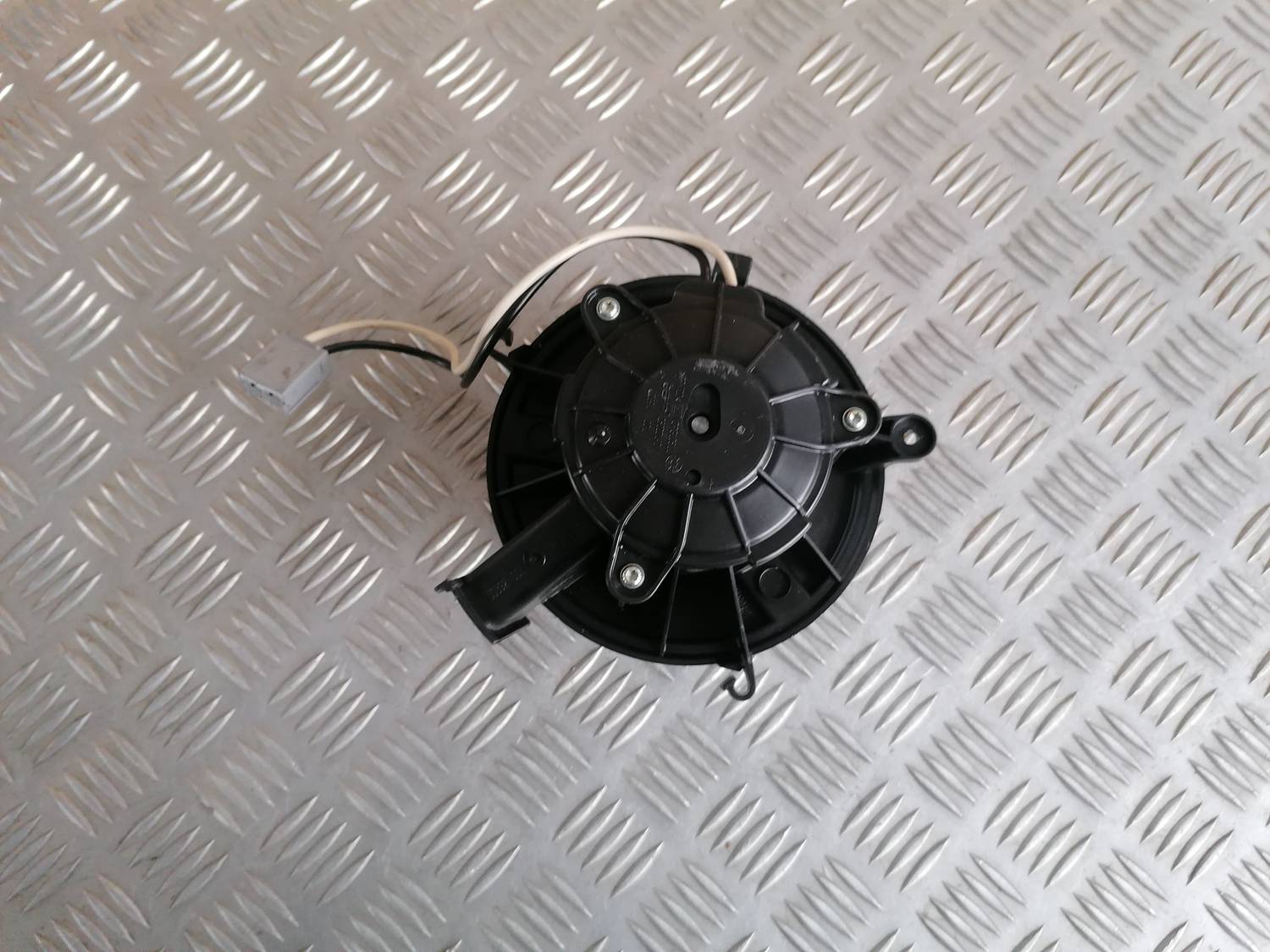 Salona ventilators priekš OPEL ASTRA J 2012 4 Salona ventilators priekš OPEL ASTRA J 2012