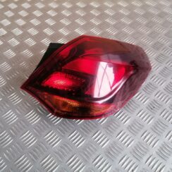 Aizmugurējais labais lukturis priekš OPEL ASTRA J 2012