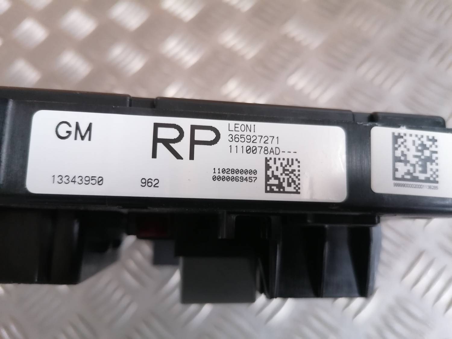 Drošinātāju relejas kaste priekš OPEL ASTRA J 2012 7 Drošinātāju relejas kaste priekš OPEL ASTRA J 2012