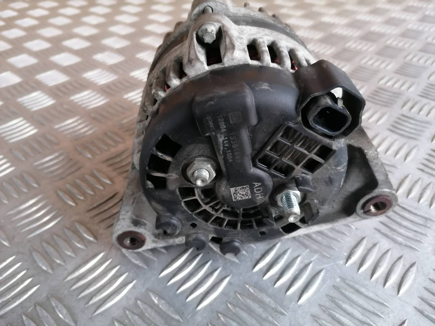 Ģenerators priekš OPEL ASTRA J 2012