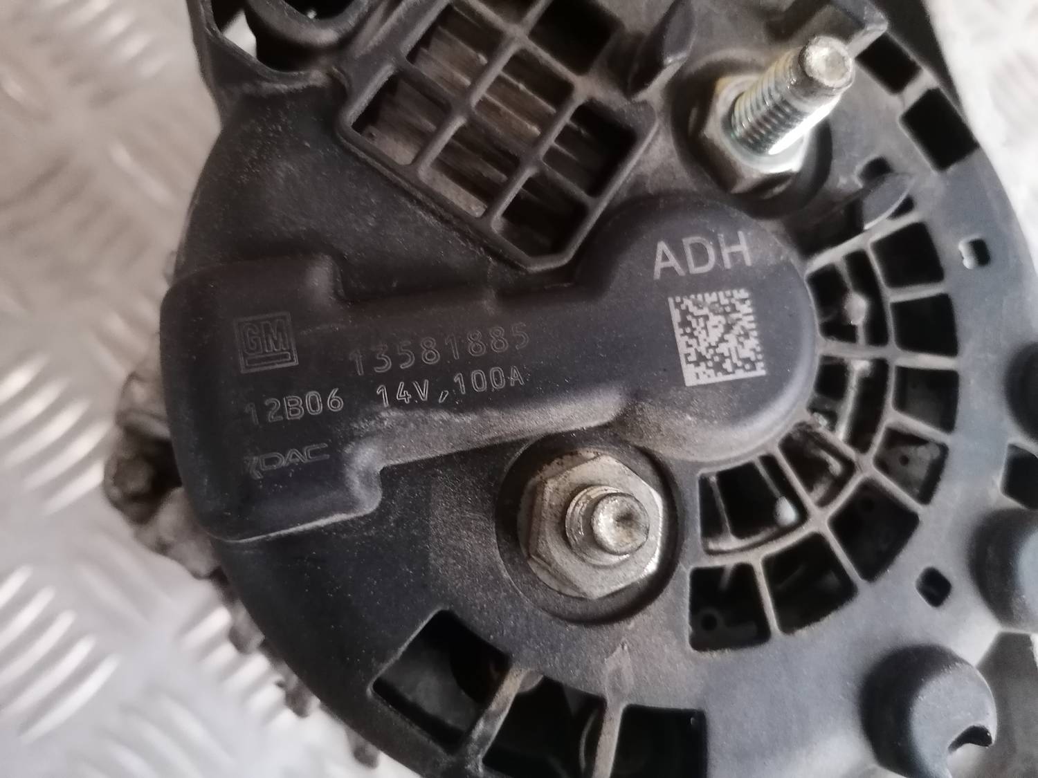 Ģenerators priekš OPEL ASTRA J 2012