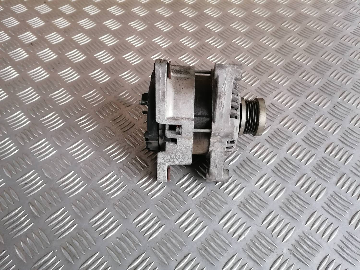 Ģenerators priekš OPEL ASTRA J 2012