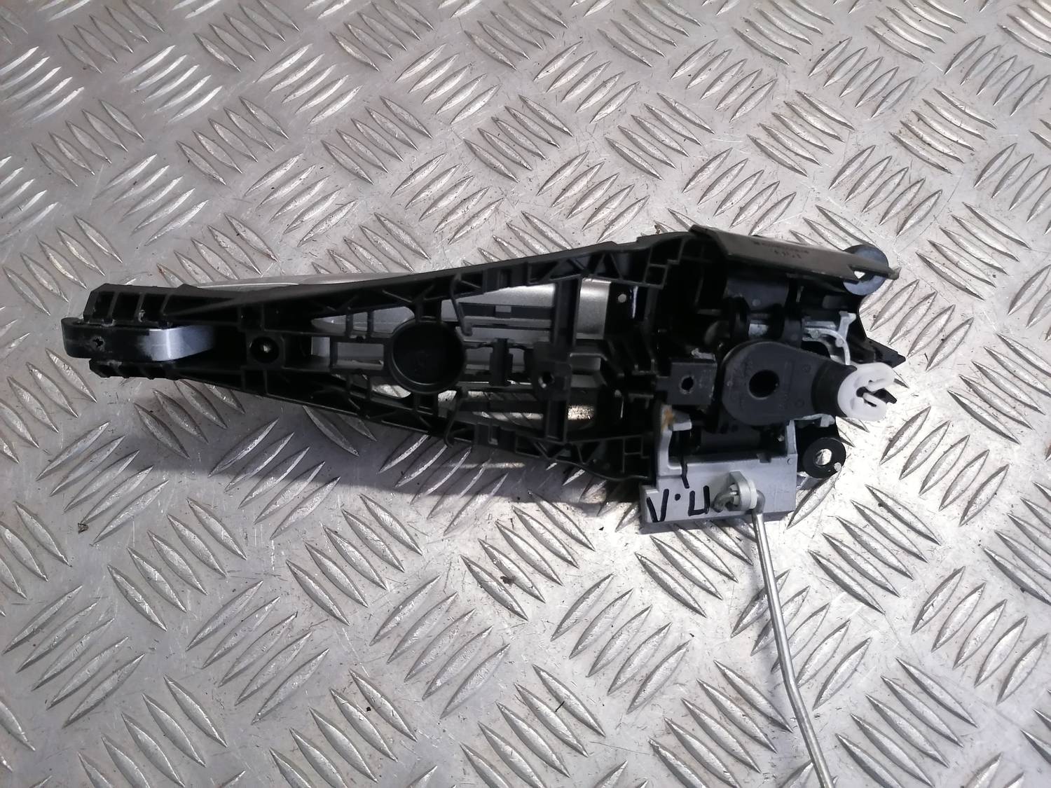 Priekšējāis kreisais durvju rokturis priekš OPEL ASTRA J 2012