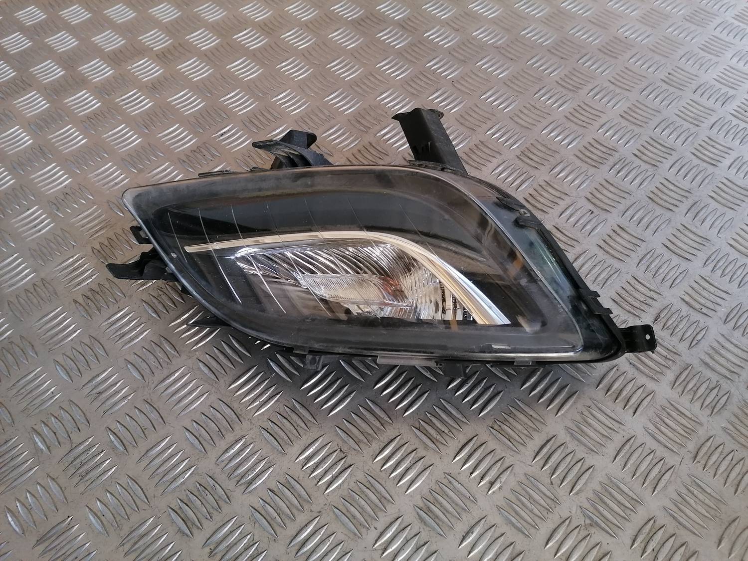 Miglas lukturis priekšā labajā pusē priekš OPEL ASTRA J 2012 1 Miglas lukturis priekšā labajā pusē priekš OPEL ASTRA J 2012