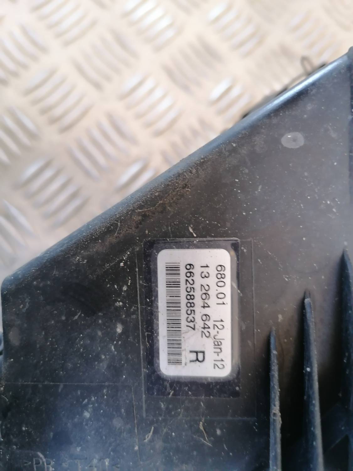 Miglas lukturis priekšā labajā pusē priekš OPEL ASTRA J 2012 5 Miglas lukturis priekšā labajā pusē priekš OPEL ASTRA J 2012