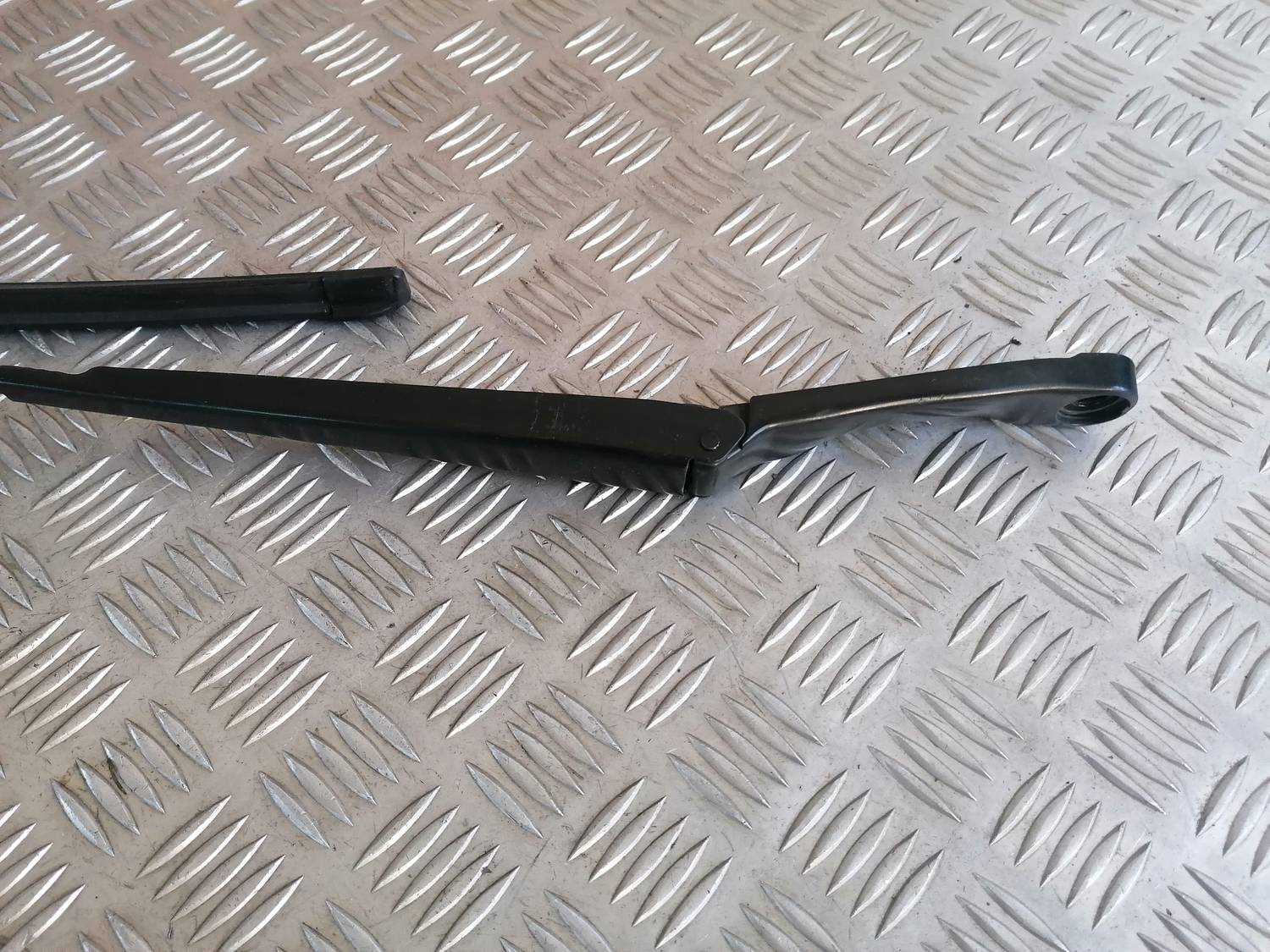 Vējstikla slotiņa priekš OPEL ASTRA J 2012 2 Vējstikla slotiņa priekš OPEL ASTRA J 2012