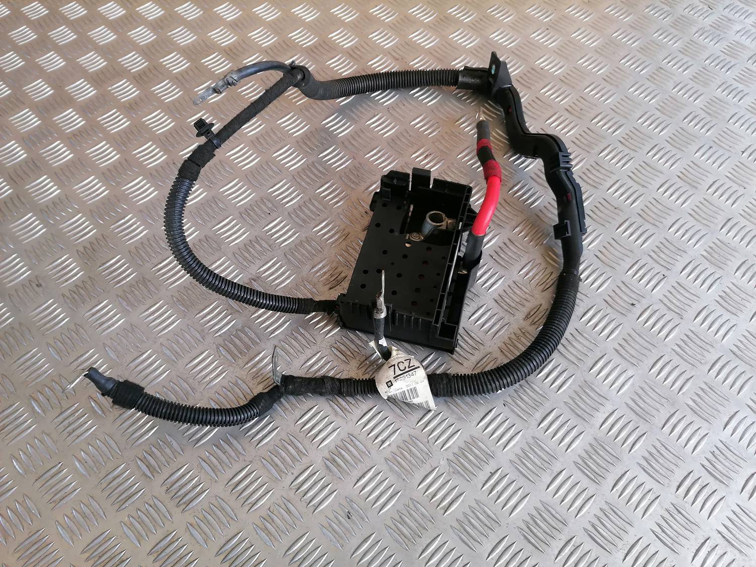 Pozitīvais elektrovads priekš OPEL ASTRA J 2012 1 Pozitīvais elektrovads priekš OPEL ASTRA J 2012