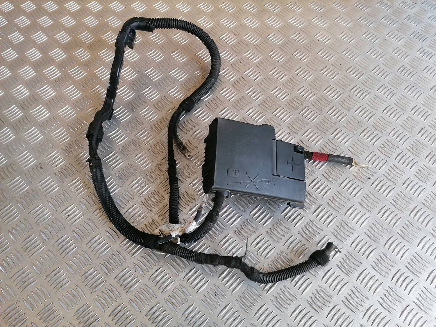 Pozitīvais elektrovads priekš OPEL ASTRA J 2012 2 Pozitīvais elektrovads priekš OPEL ASTRA J 2012