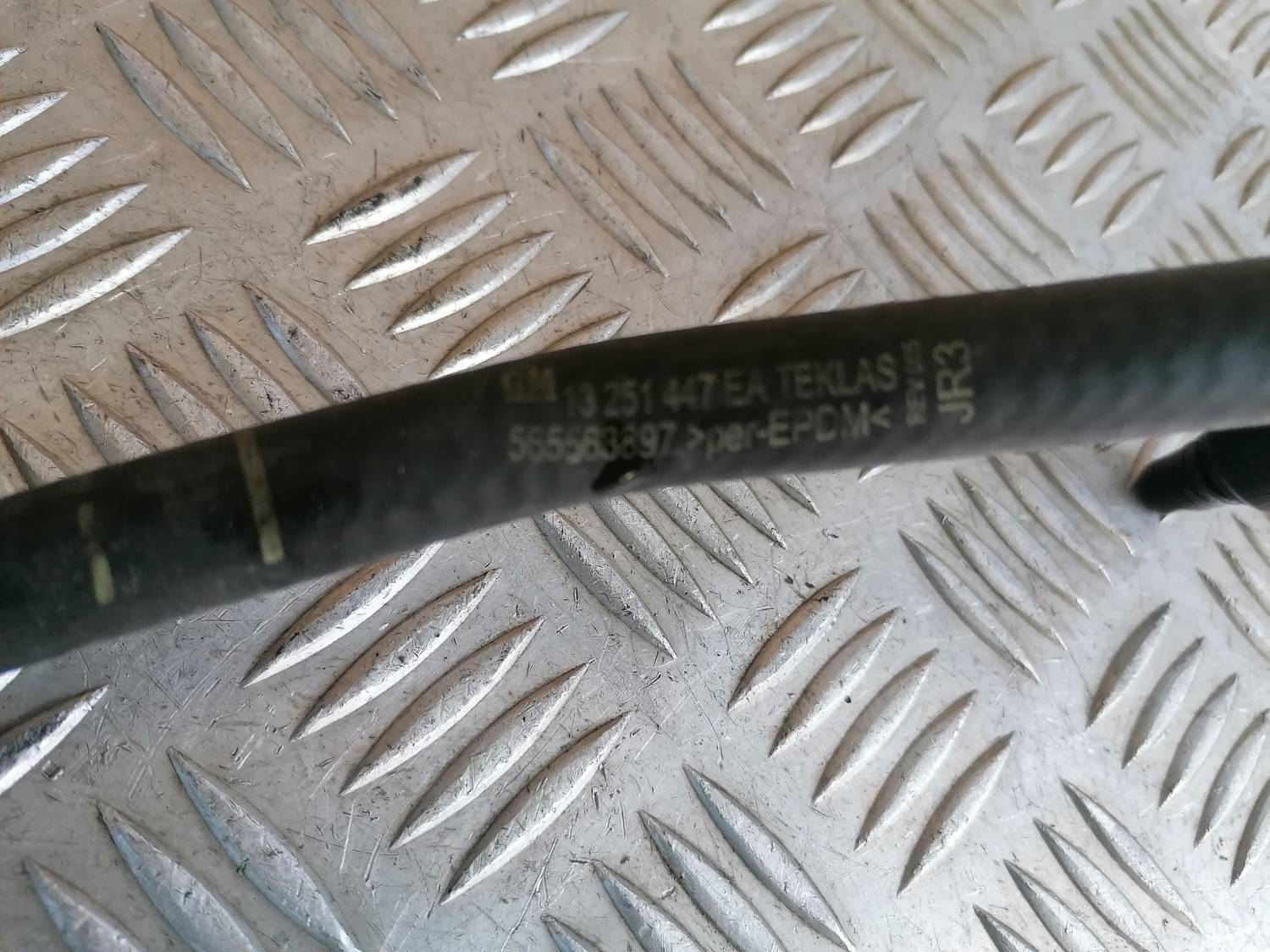 Dzesēšanas caurule priekš OPEL ASTRA J 2012 3 Dzesēšanas caurule priekš OPEL ASTRA J 2012