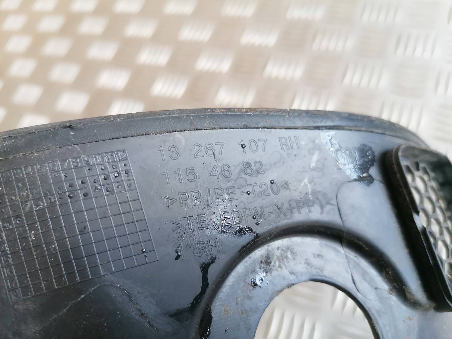 Vējstikla uzlika (deflektors) priekš OPEL ASTRA J 2012