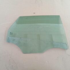 Aizmugurējo labo durvju stikls priekš OPEL ASTRA J 2012