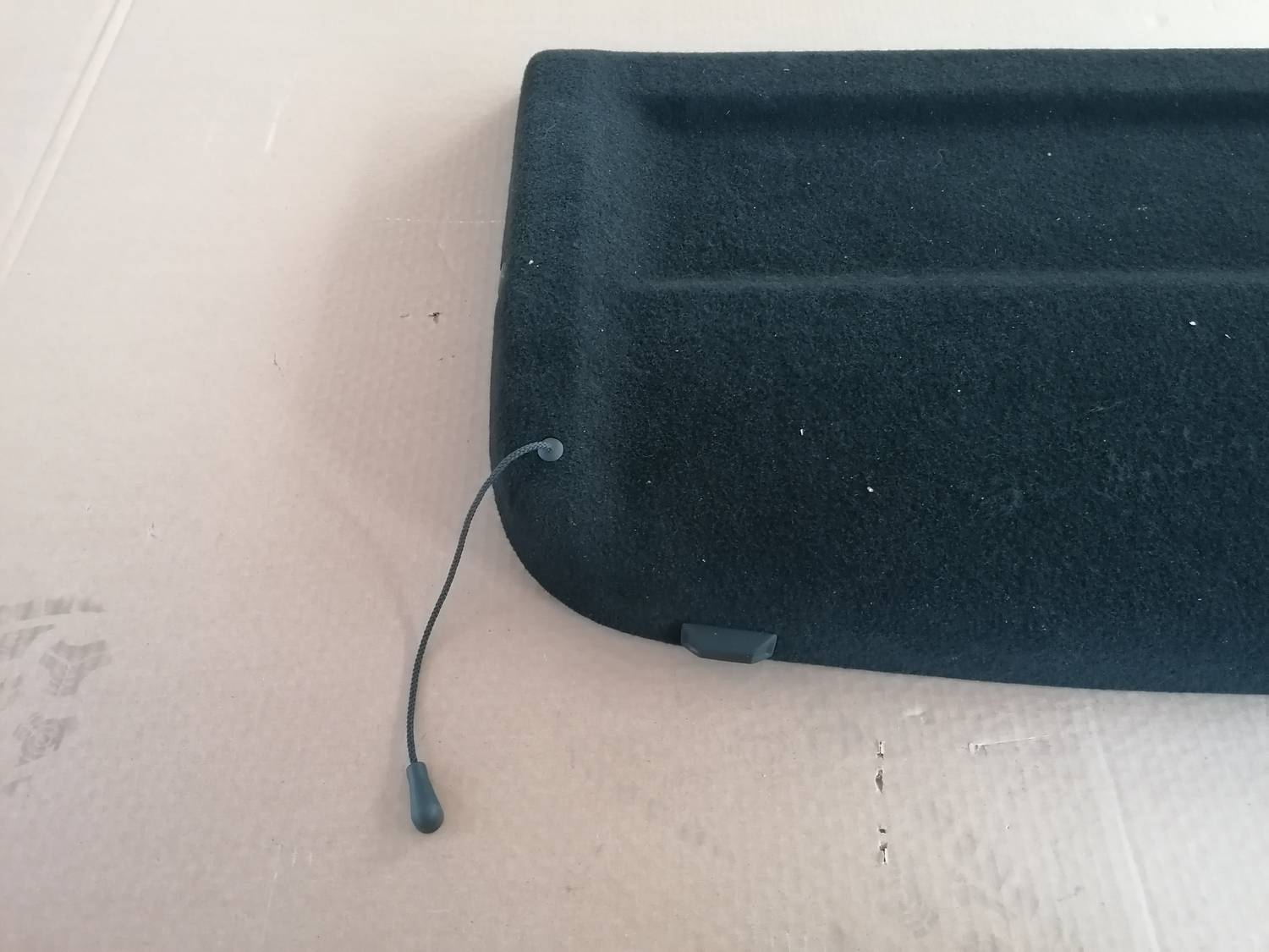 Bagāžnieka nodalījuma plaukts priekš OPEL ASTRA J 2012 4 Bagāžnieka nodalījuma plaukts priekš OPEL ASTRA J 2012