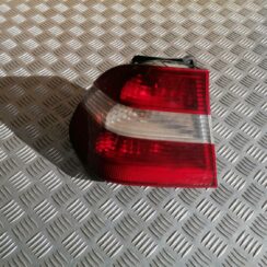 Aizmugurējais kreisais lukturis priekš BMW 318D E46 2002 SEDAN
