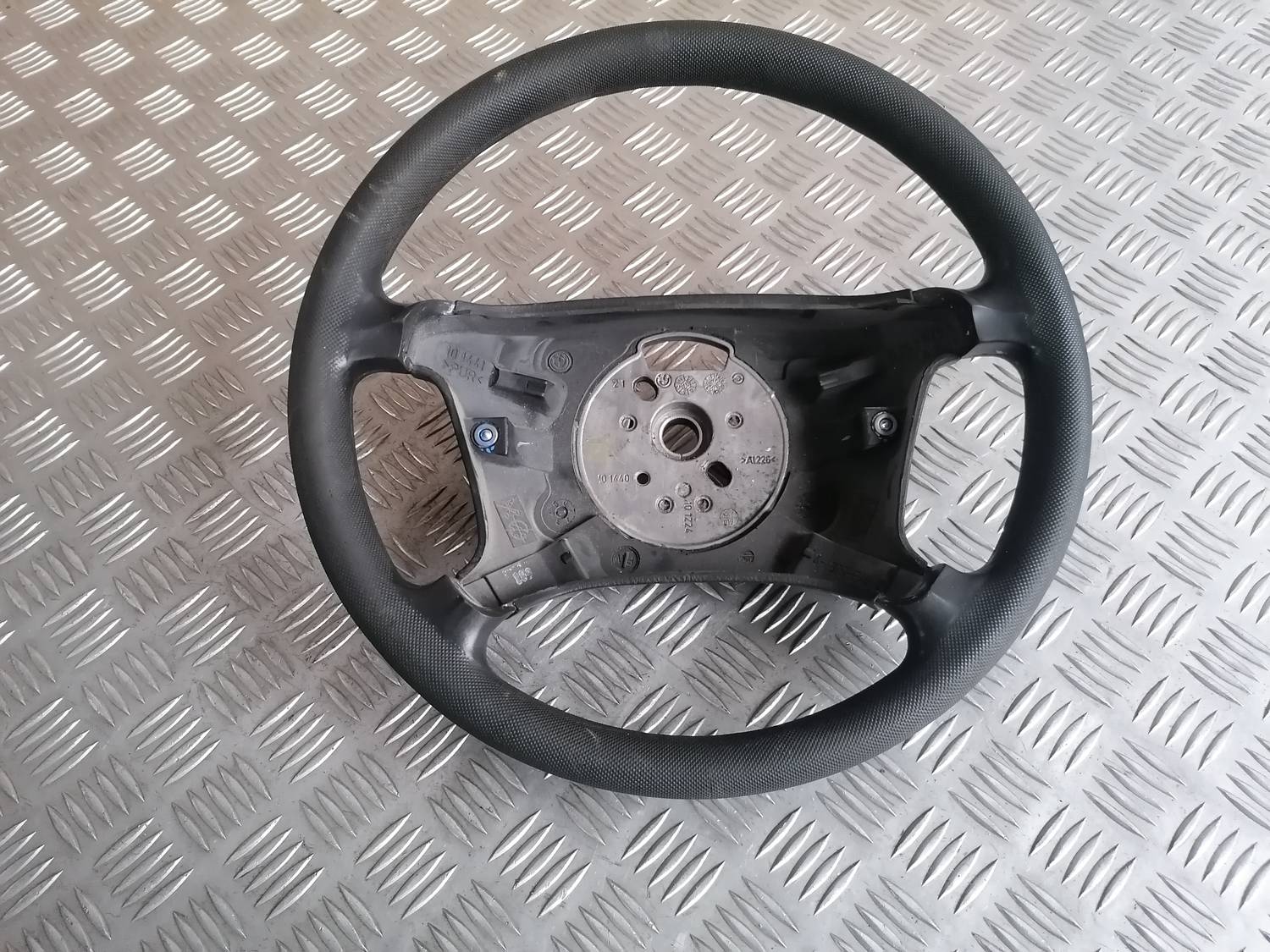 Stūre priekš BMW 318D E46 2002 SEDAN 2 Stūre priekš BMW 318D E46 2002 SEDAN