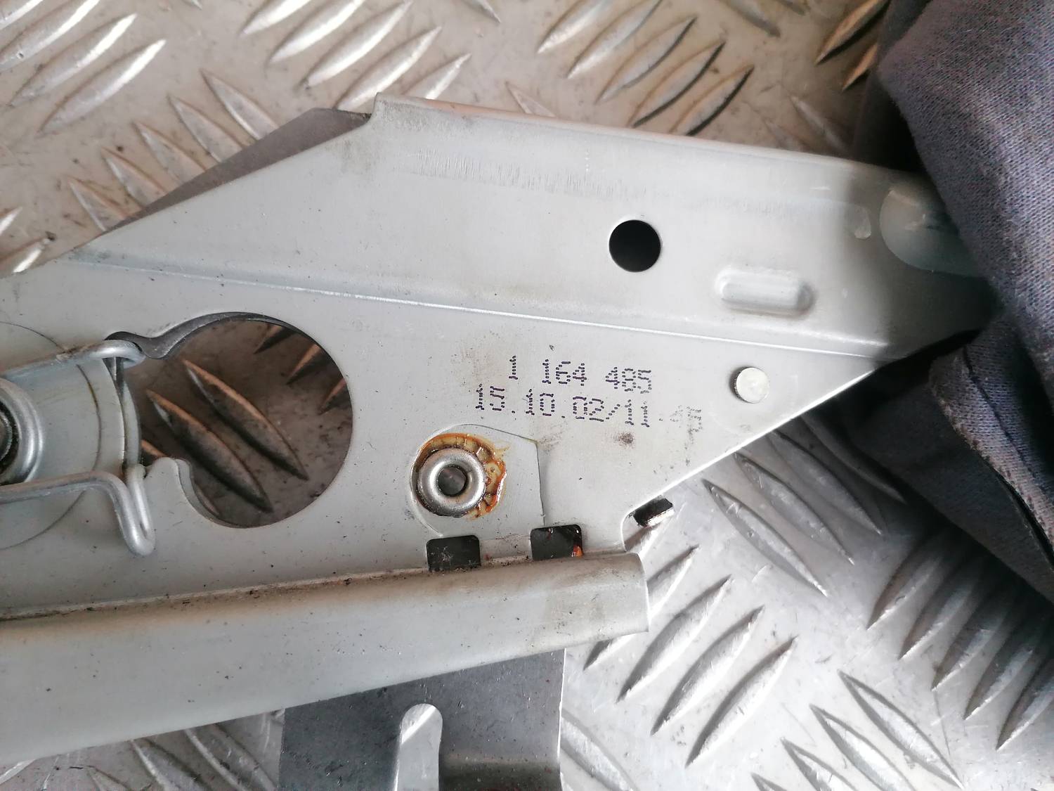 Stāvbremzes svira priekš BMW 318D E46 2002 SEDAN