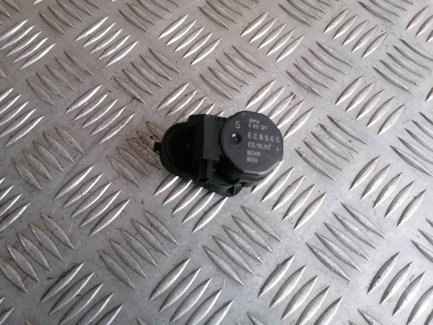 Apsildes sistēmas aktuators priekš BMW 318D E46 2002 SEDAN