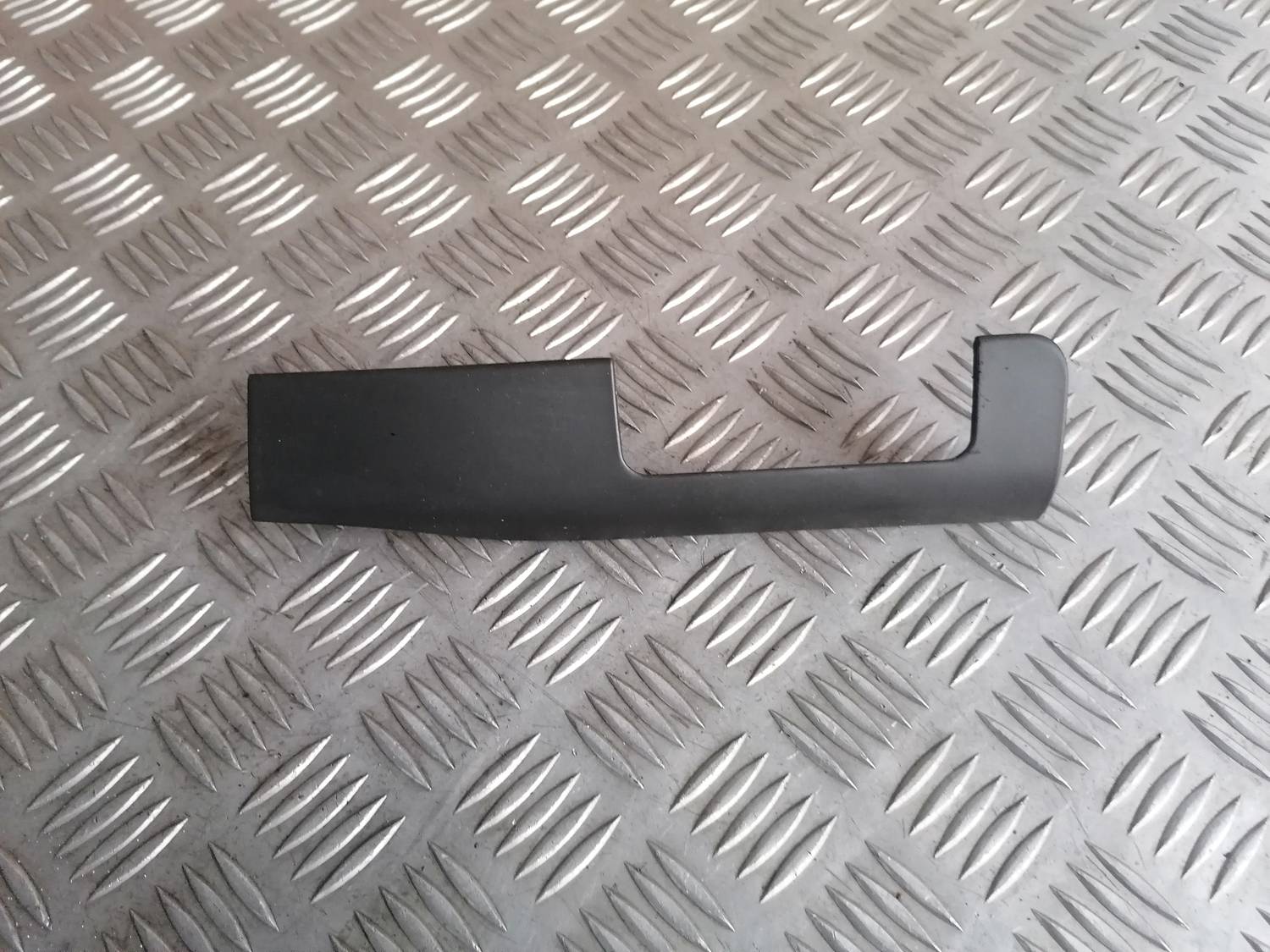 Mērinstrumentu paneļa dekoratīvā uzlika priekš BMW 318D E46 2002 SEDAN 2 Mērinstrumentu paneļa dekoratīvā uzlika priekš BMW 318D E46 2002 SEDAN